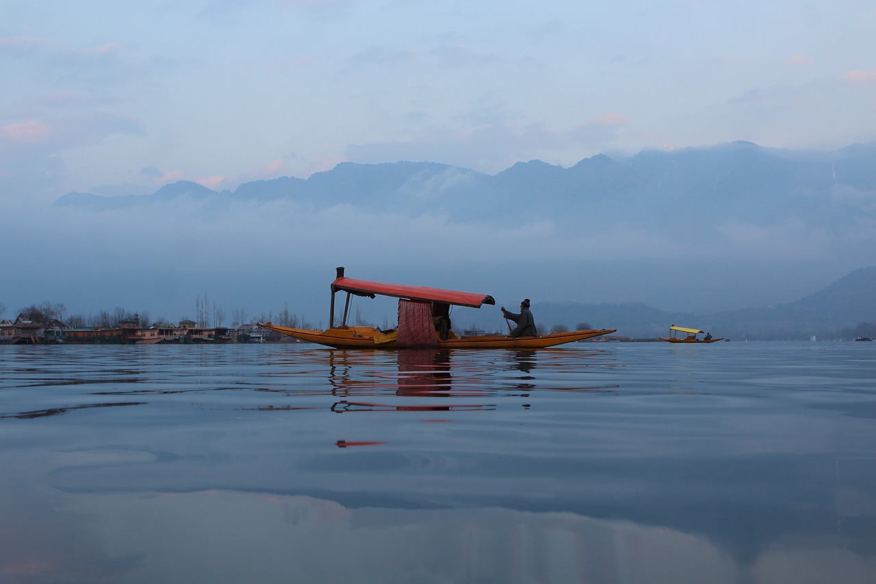 Kashmir 5 Days Tour Guide: Essential Tips for First-Timers