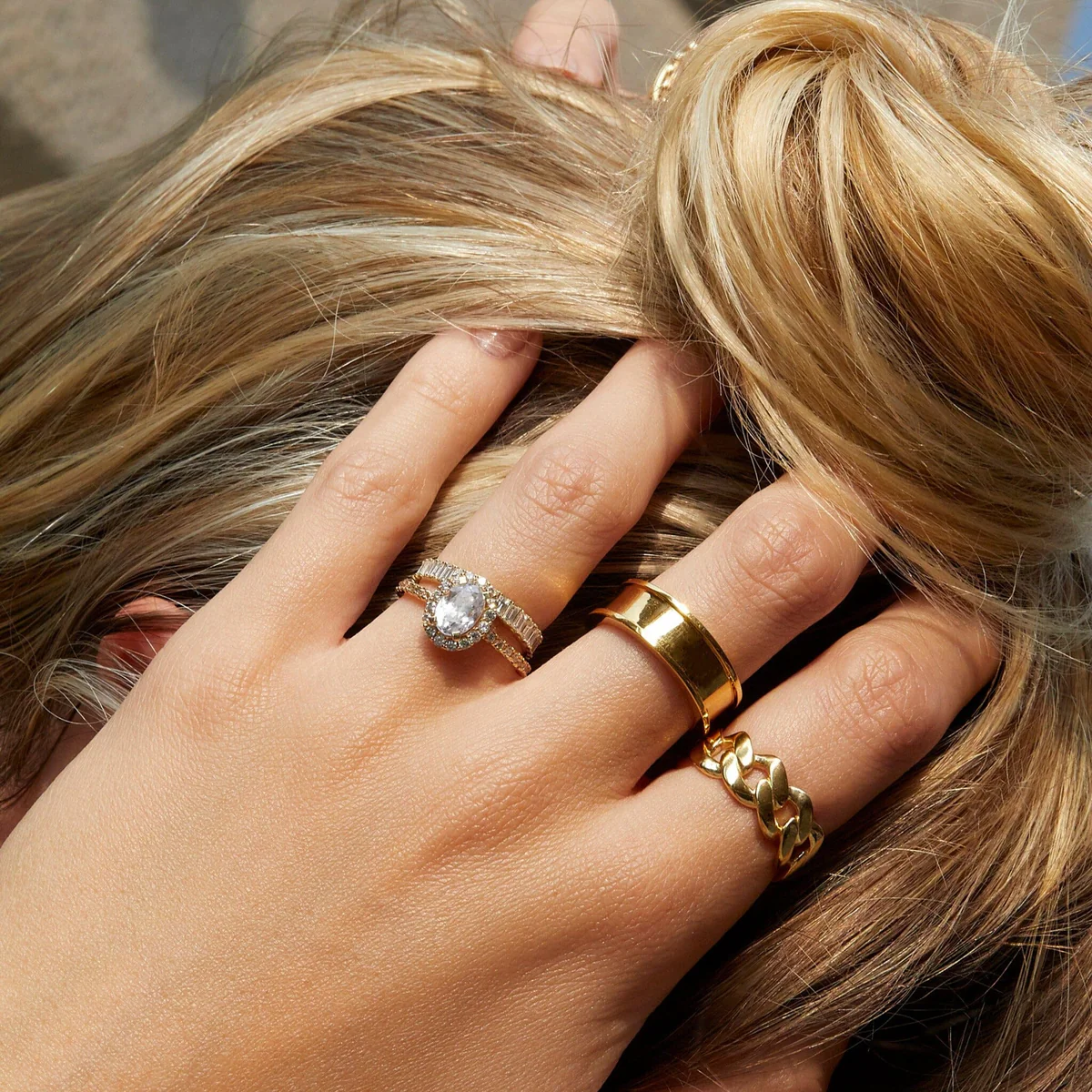 Oval Diamond Engagement Rings with Halo vs. No Halo
