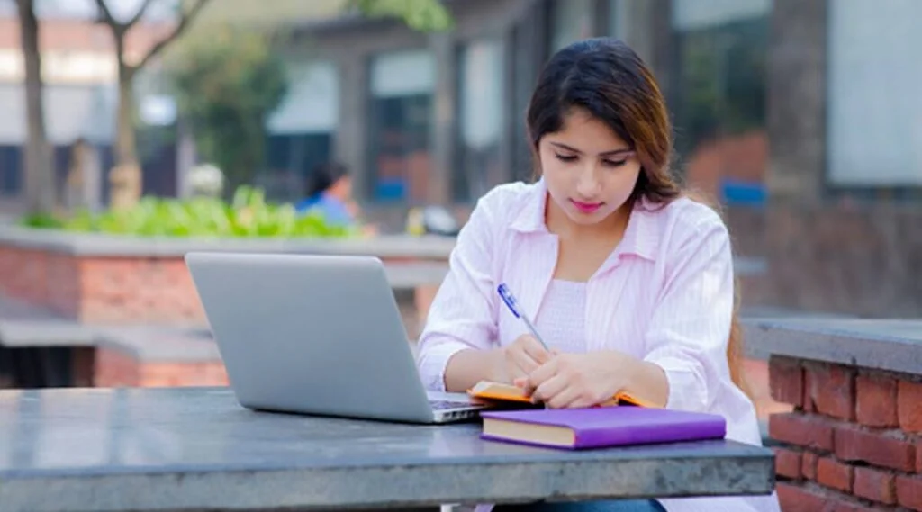 The Role of Expert Faculty in Commerce Coaching Institutes of Prayagraj